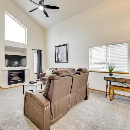 Family Home With Yard In Colorado Springs